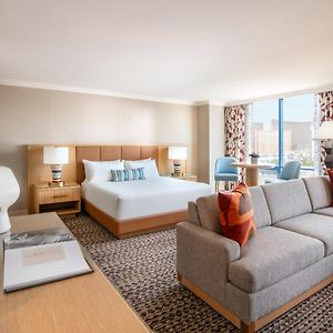 Deluxe King Room Strip View High Floor